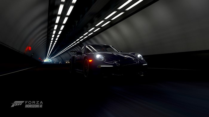 Porsche 911 in a tunnel in Forza Horizon 4