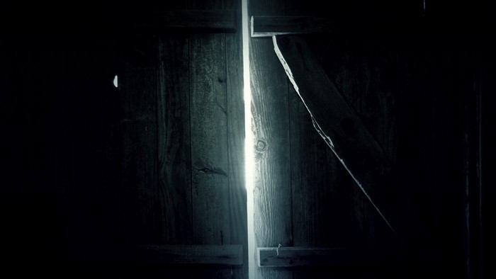 4K wood door with sunlight