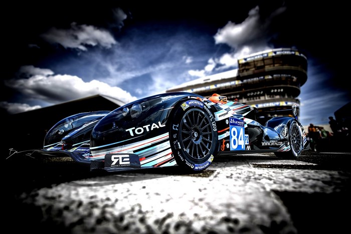 Peugeot 908 HDi FAP Le Mans race car