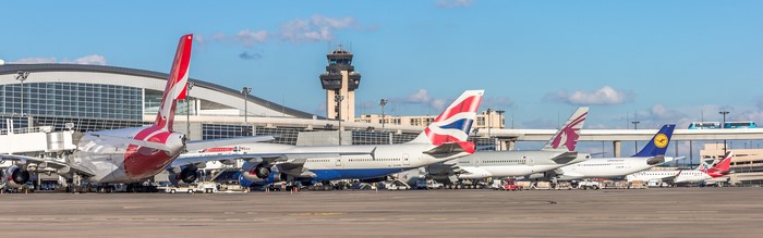 Multiple passenger aircraft at Dallas airport