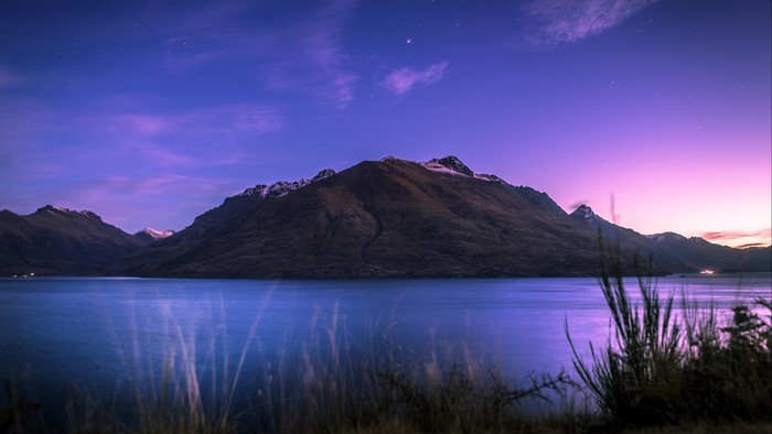 Mountains and lake at twilight in New Zealand