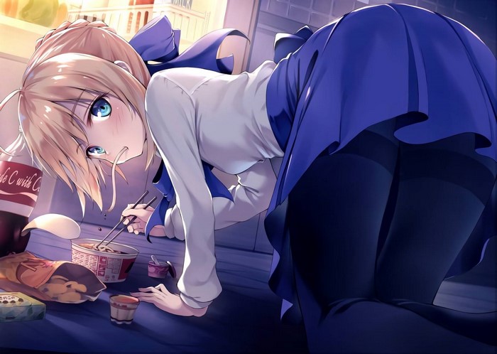 Saber from Fate/Stay Night eating ramen