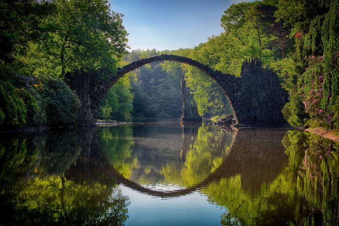 4K Rakotzbrücke Devils Bridge reflection symmetry nature landscape