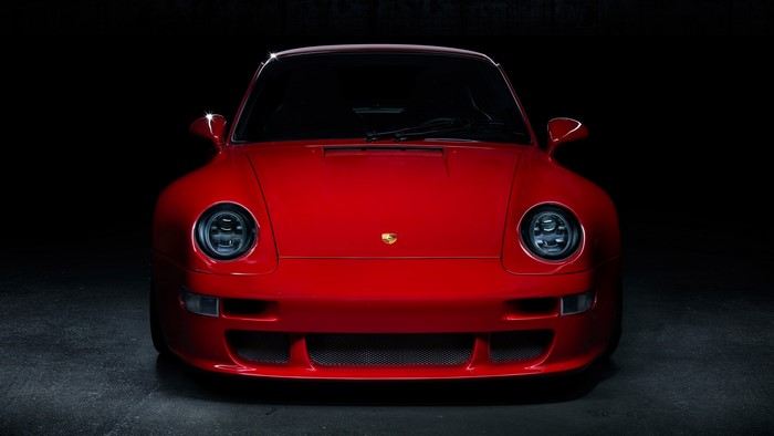 Red Porsche 911 993 Frontal View