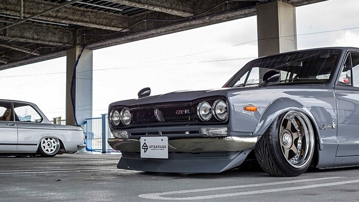 Nissan Skyline C10 Hakosuka GTR with custom wheels