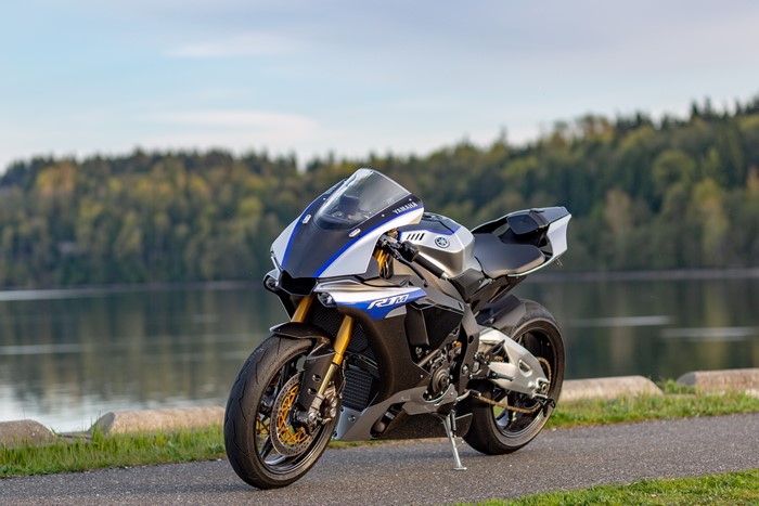 4K Yamaha R1M motorcycle by a lake