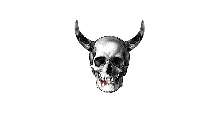 Skull with demon horns and blood