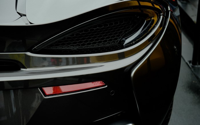 4K McLaren 570GT Taillights