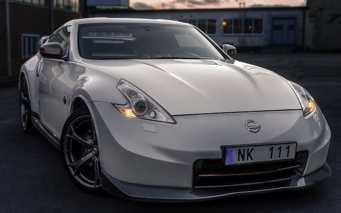 4K Nissan 370Z car front angle view
