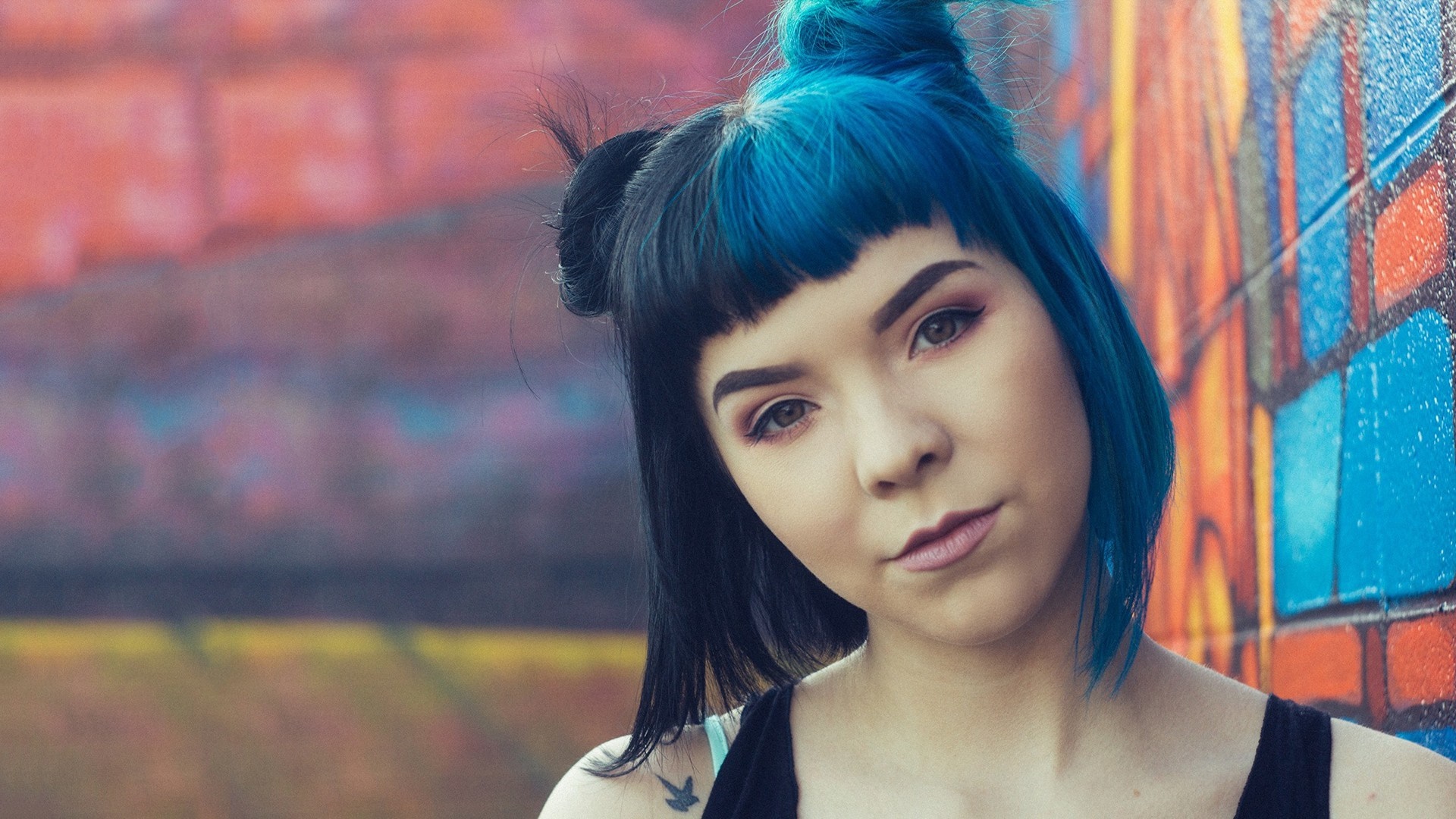 Luna Cera portrait with blue and black dyed hair HD Wallpaper