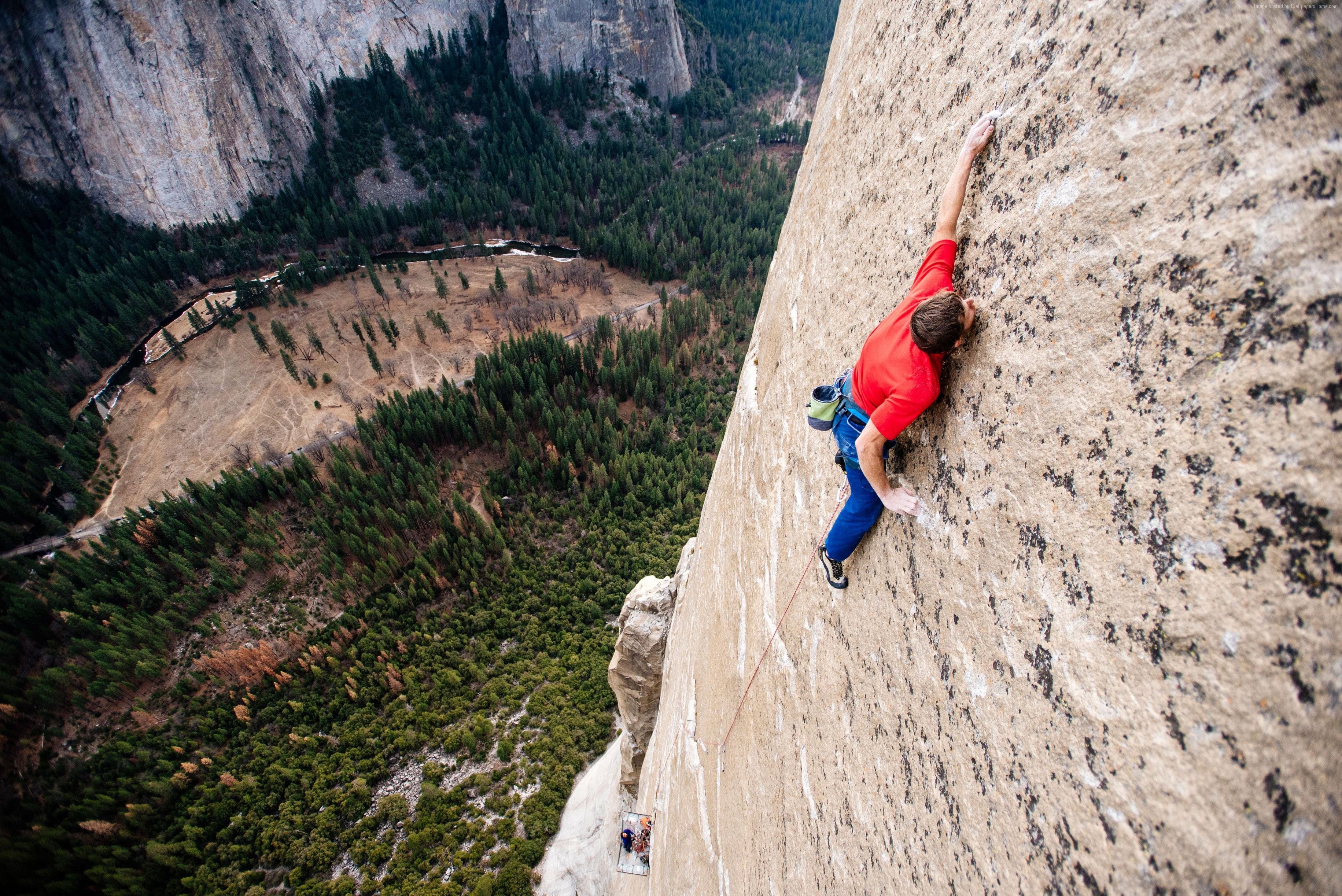 Tommy Caldwell climbing The Dawn Wall HD Wallpaper