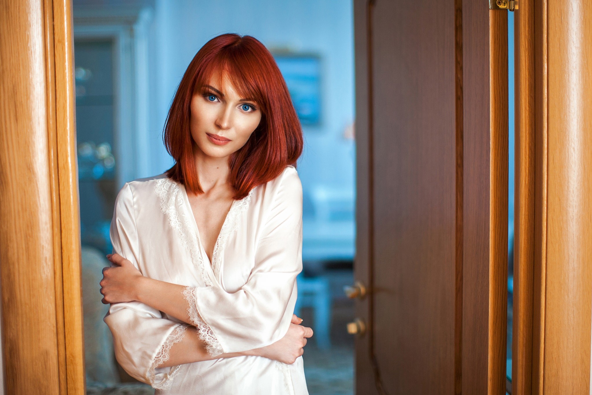 Portrait of a Redhead Woman with Blue Eyes HD Wallpaper