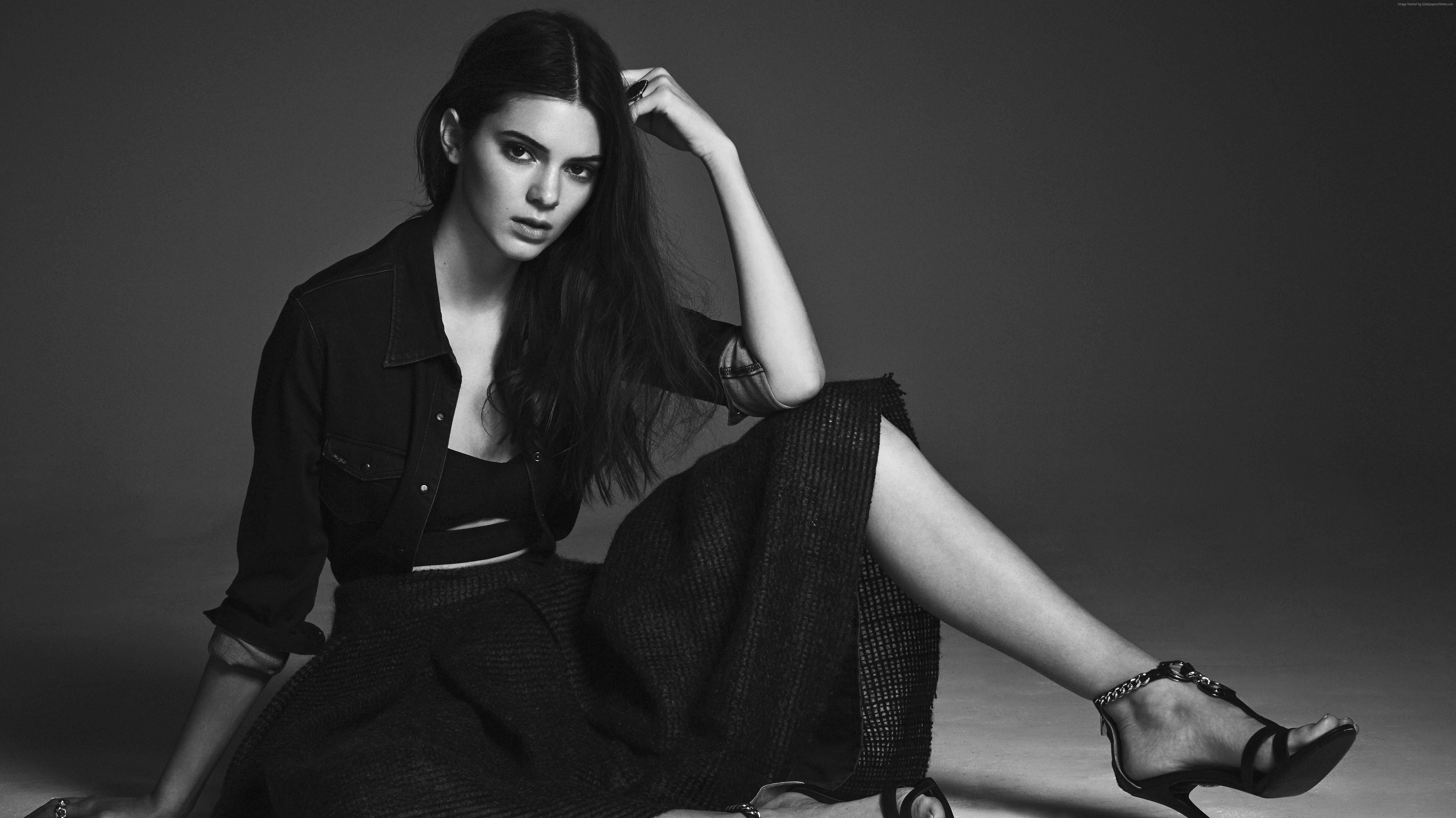 Kendall Jenner in black and white HD Wallpaper