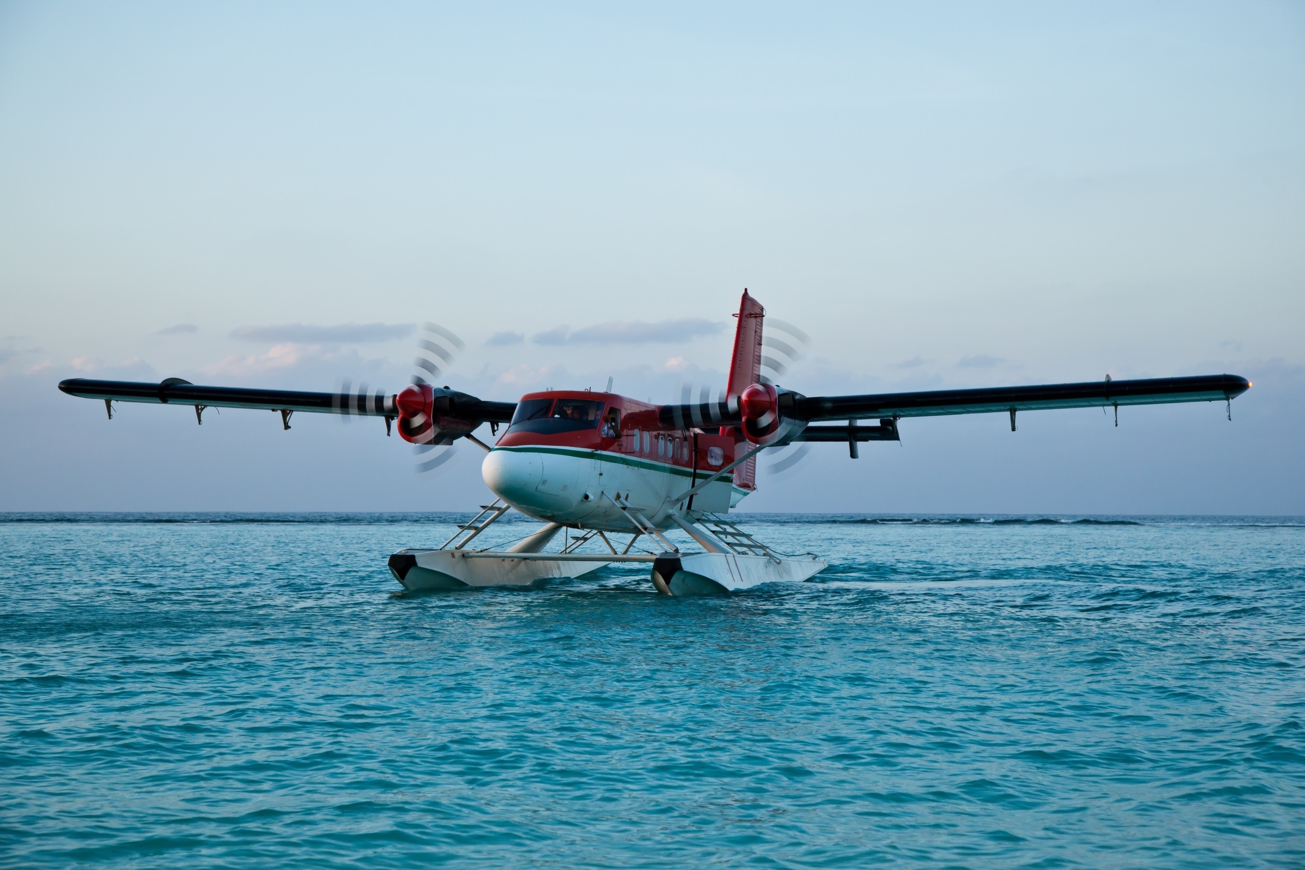 De Havilland Canada DHC-6 Twin Otter Seaplane on Water HD Wallpaper