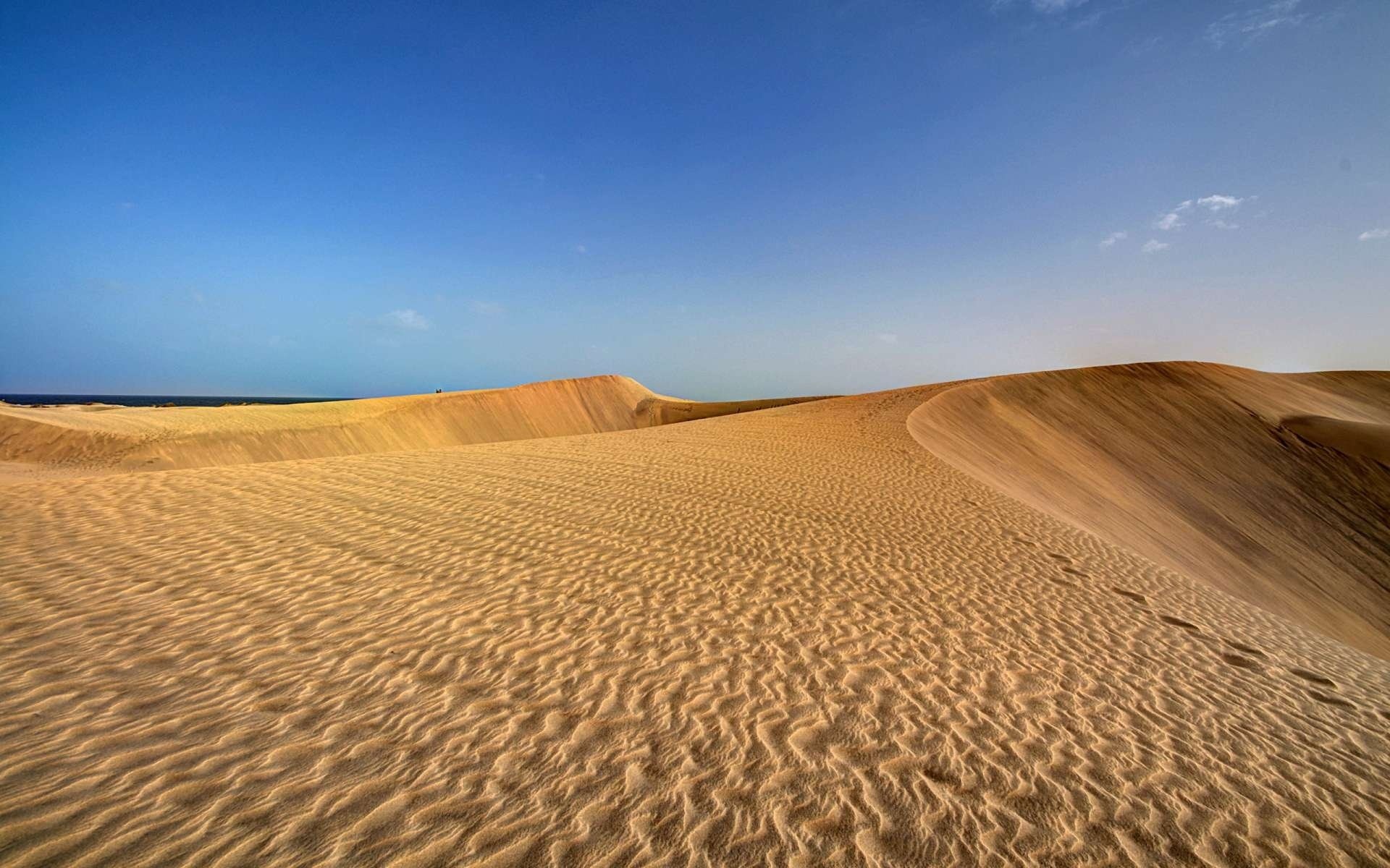 Sand dunes and blue sky HD Wallpaper