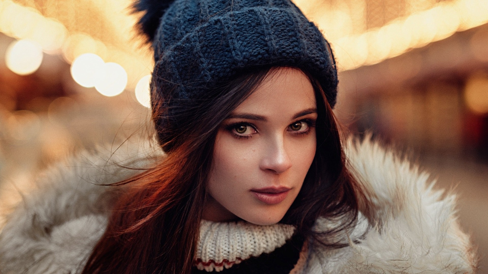 Woman wearing a blue beanie and fur coat HD Wallpaper