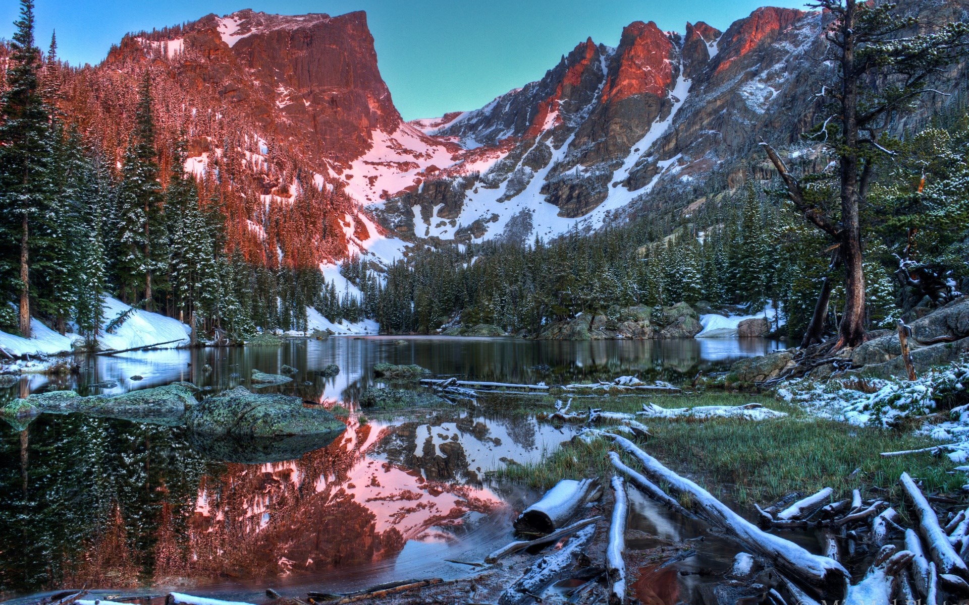 Rocky Mountains lake at sunrise with snow HD Wallpaper