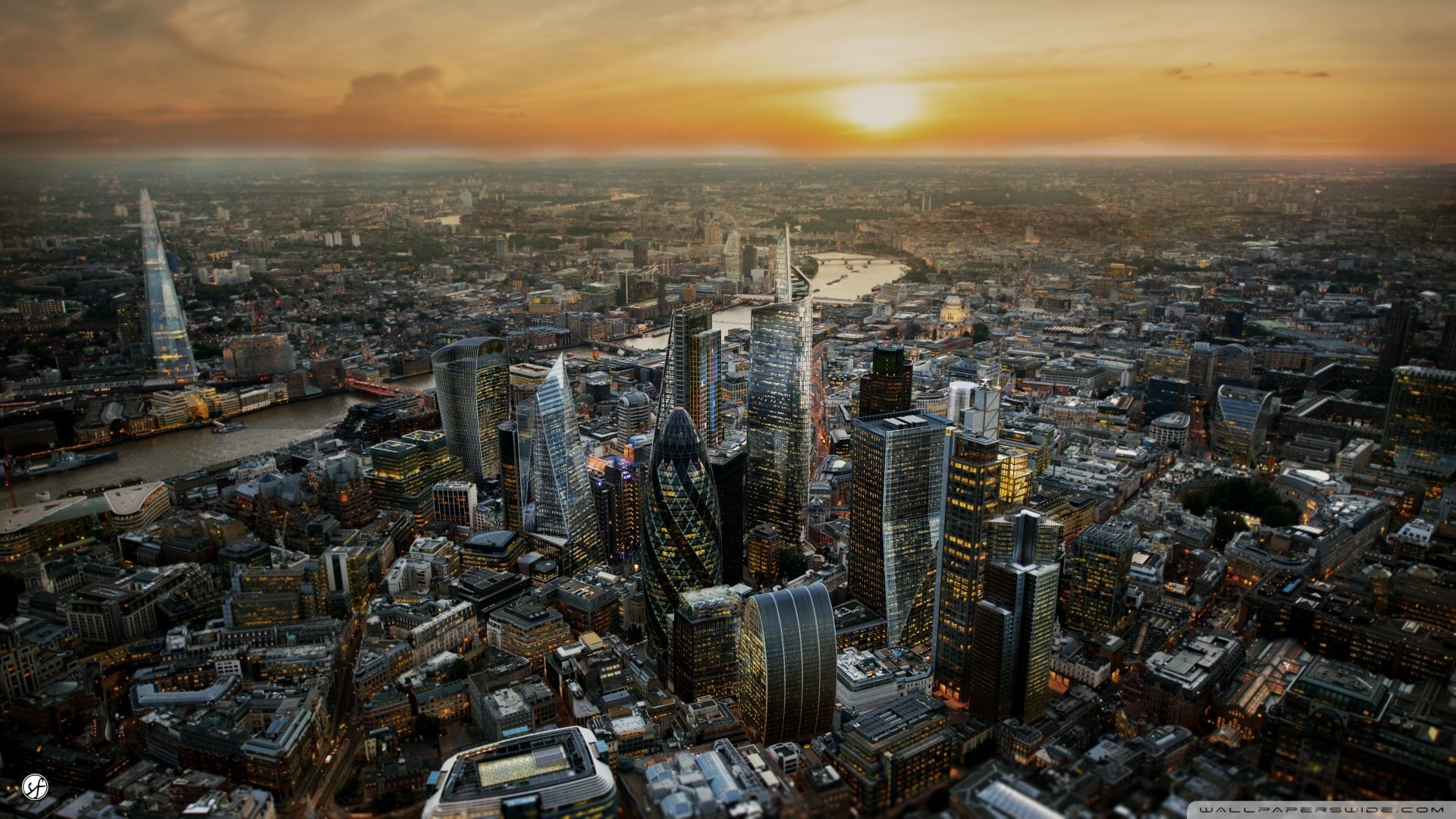 Aerial view of London skyline at sunset HD Wallpaper