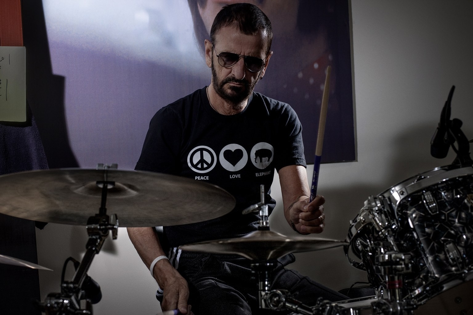 Ringo Starr playing drums HD Wallpaper