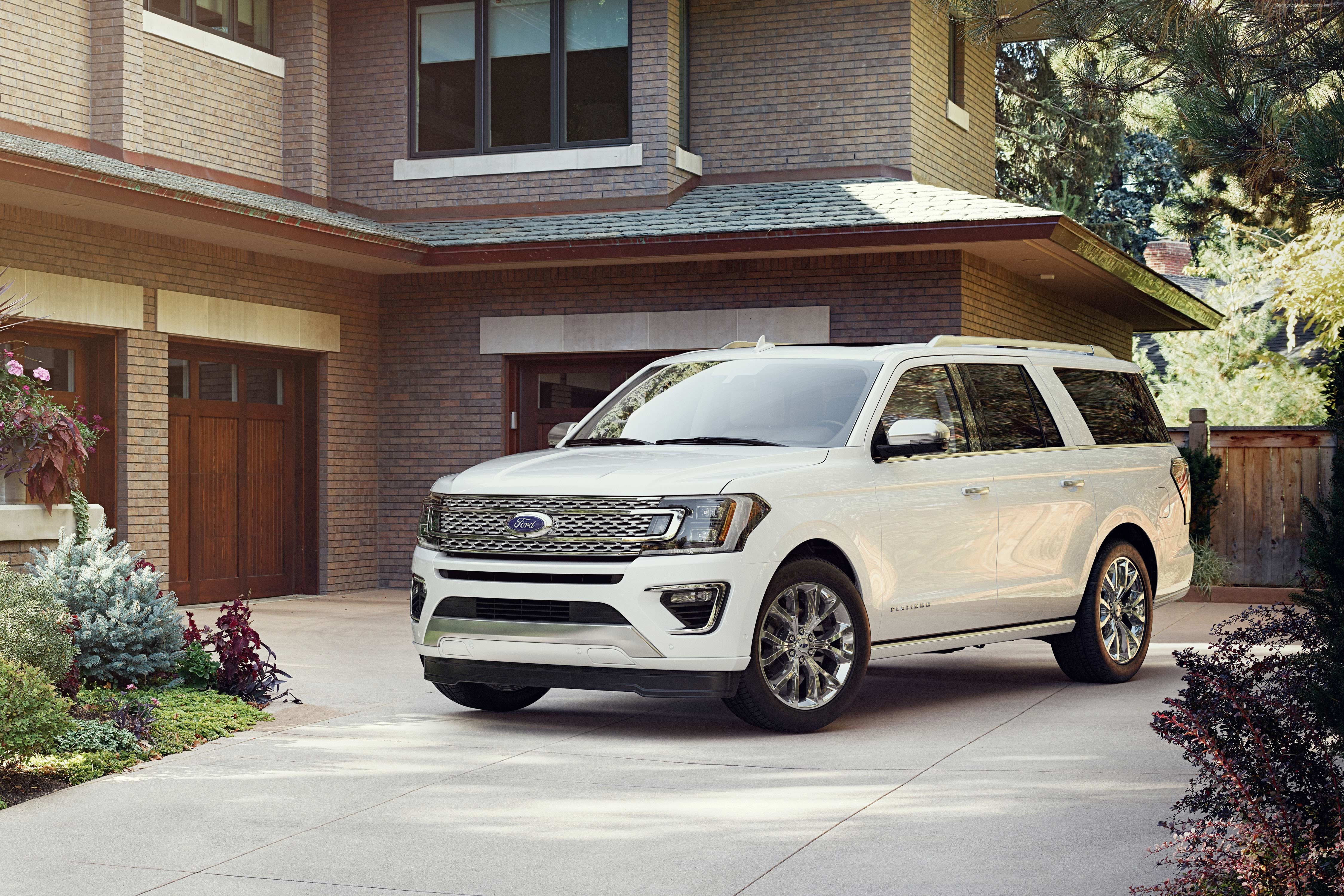 White Ford Expedition Platinum SUV parked in driveway HD Wallpaper