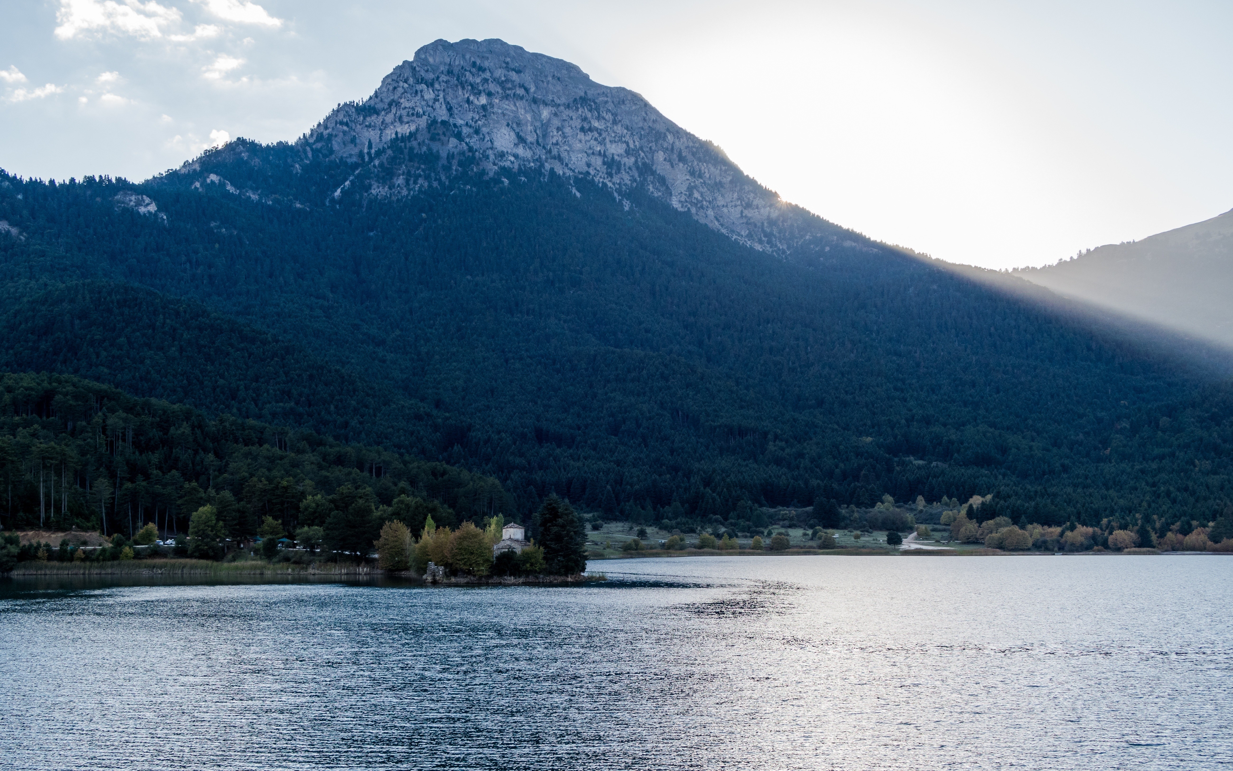 Lake and Mountain Forest Landscape with Sun Rays HD Wallpaper