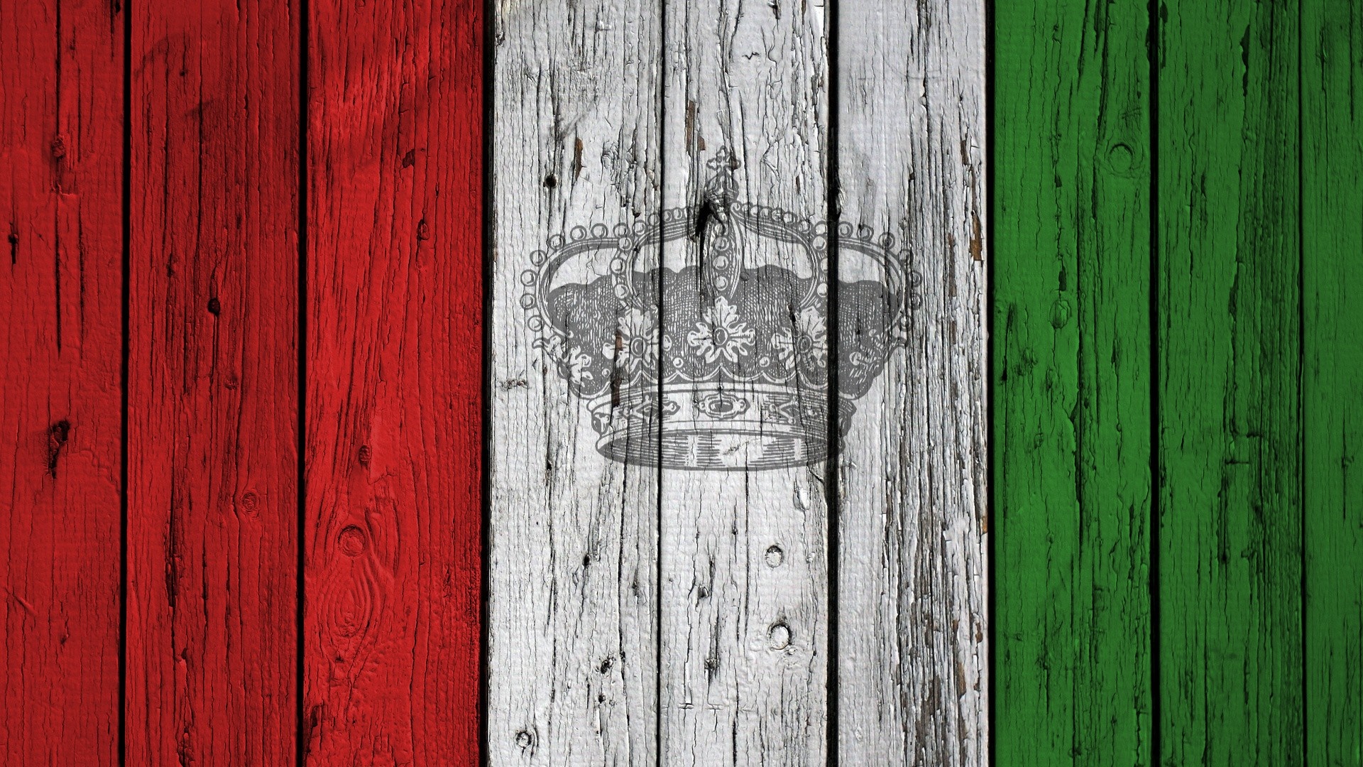 Italian flag on a wooden texture with a crown HD Wallpaper