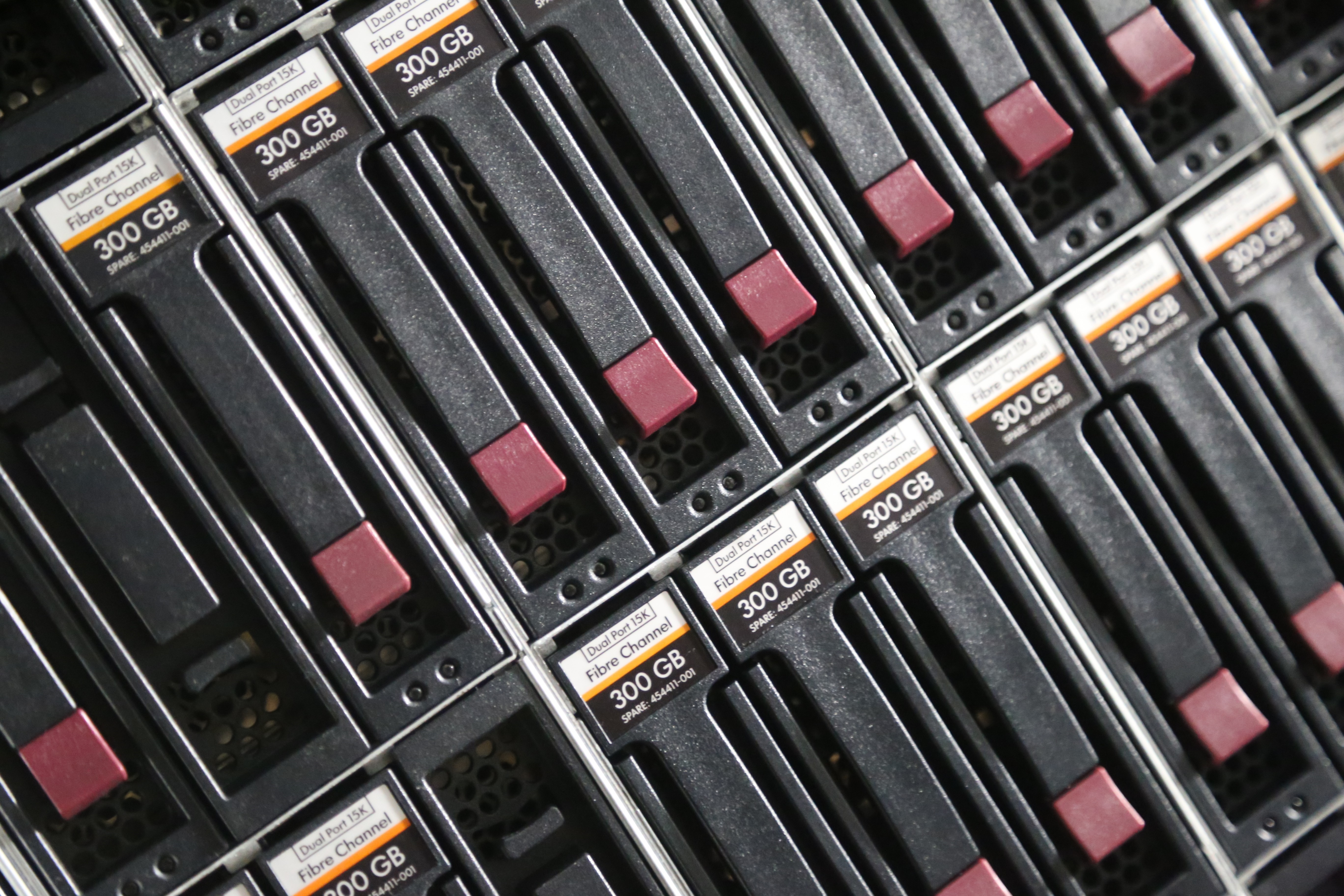 Hewlett Packard 300 GB Fibre Channel Hard Drives HD Wallpaper