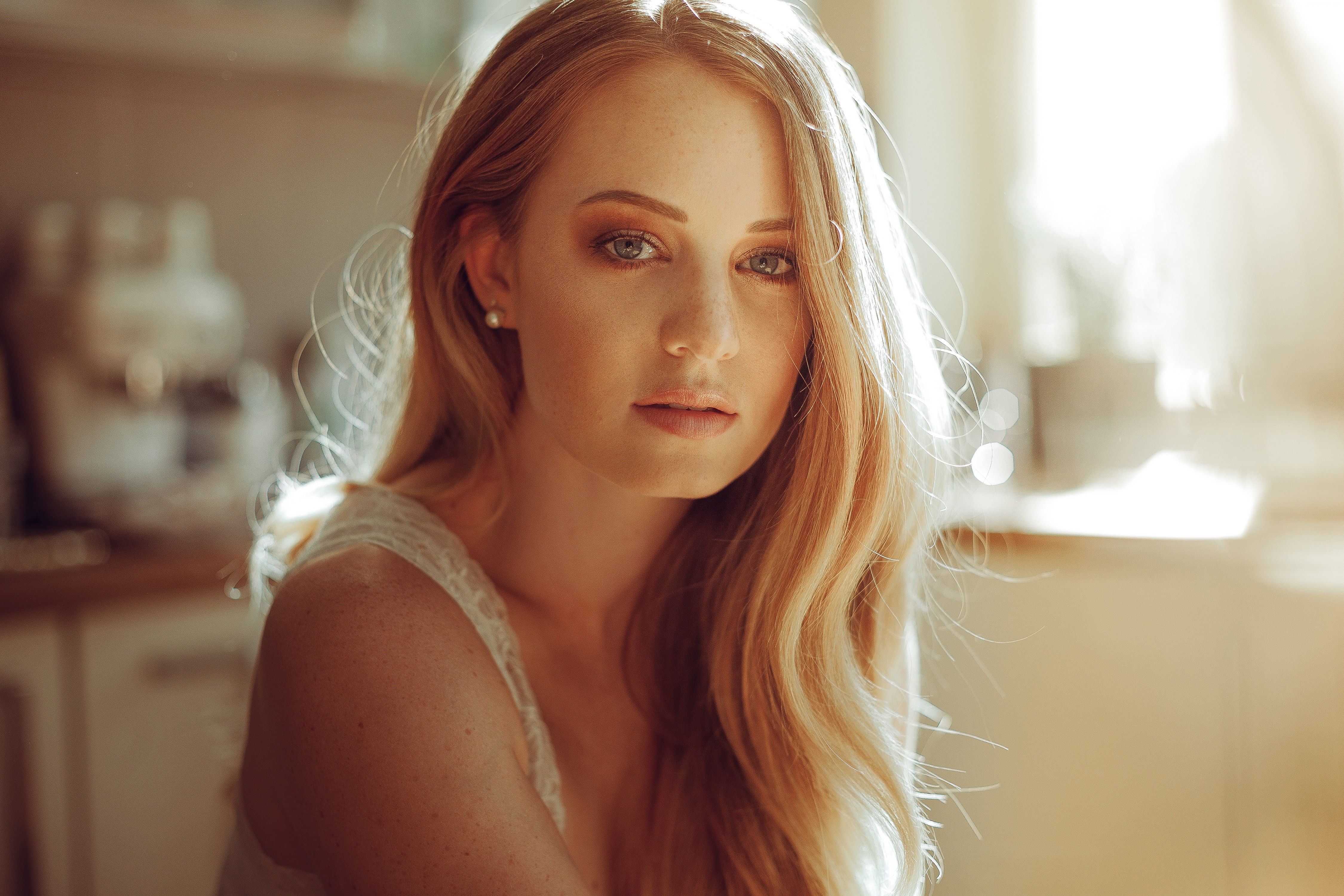 4K photo of a model HD Wallpaper