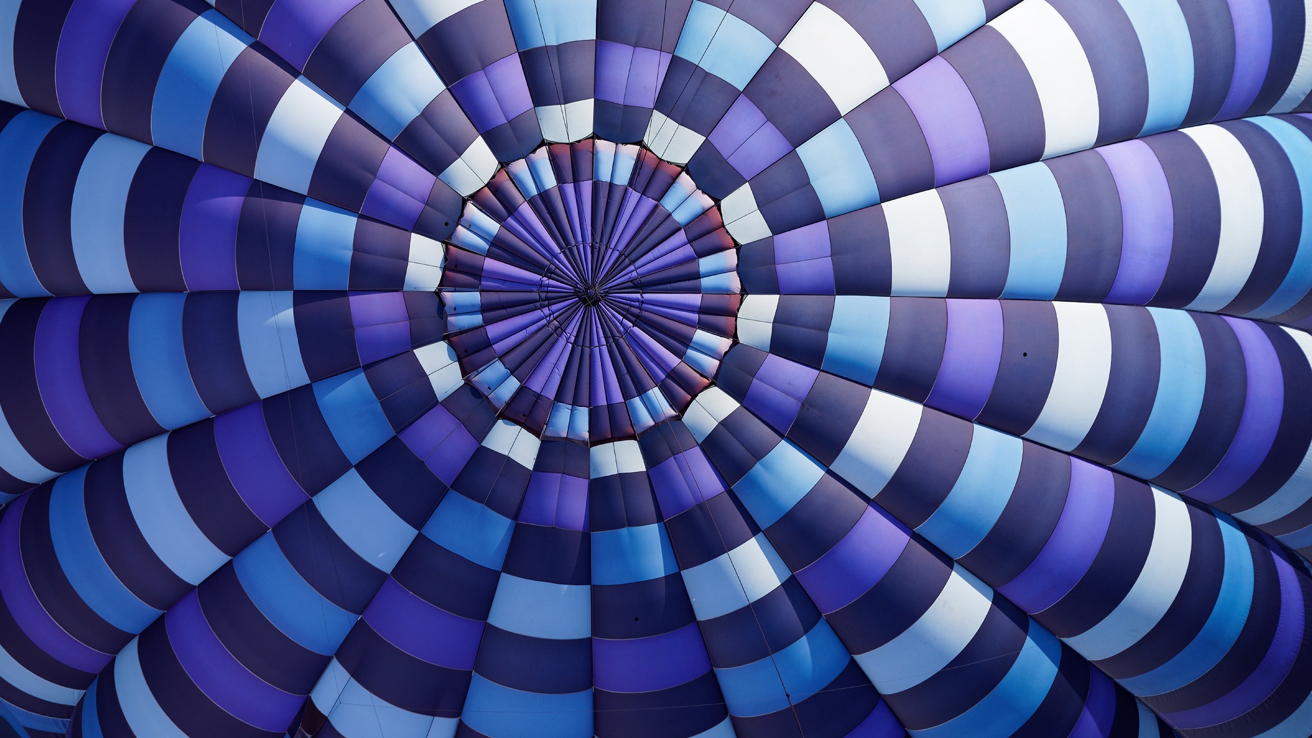 Abstract pattern of a hot air balloon HD Wallpaper