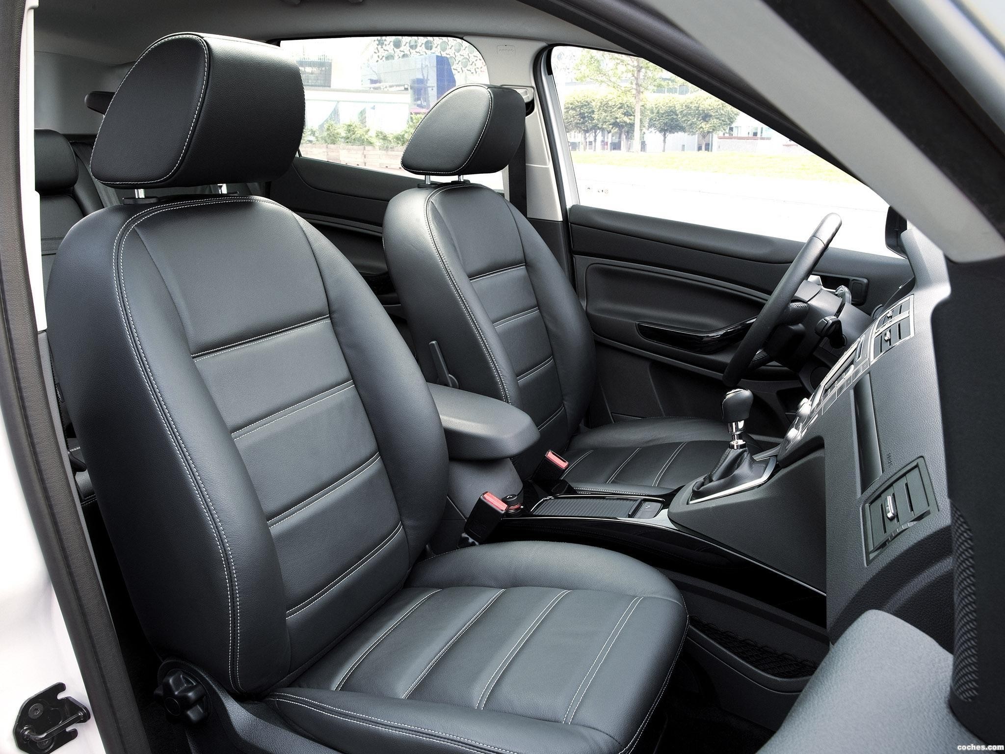 Interior of a Ford Kuga SUV HD Wallpaper