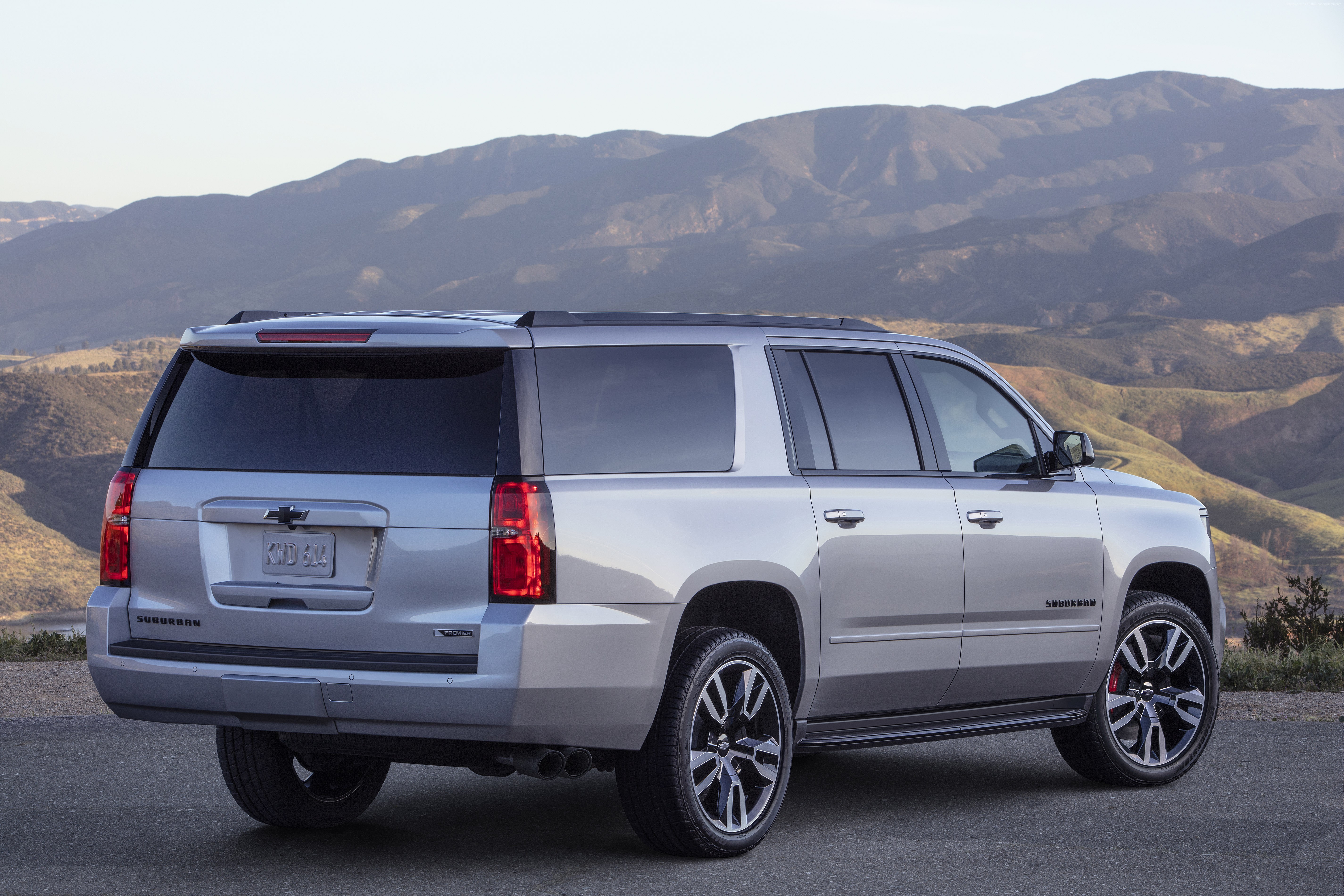 2019 Chevrolet Suburban RST Performance Package SUV HD Wallpaper