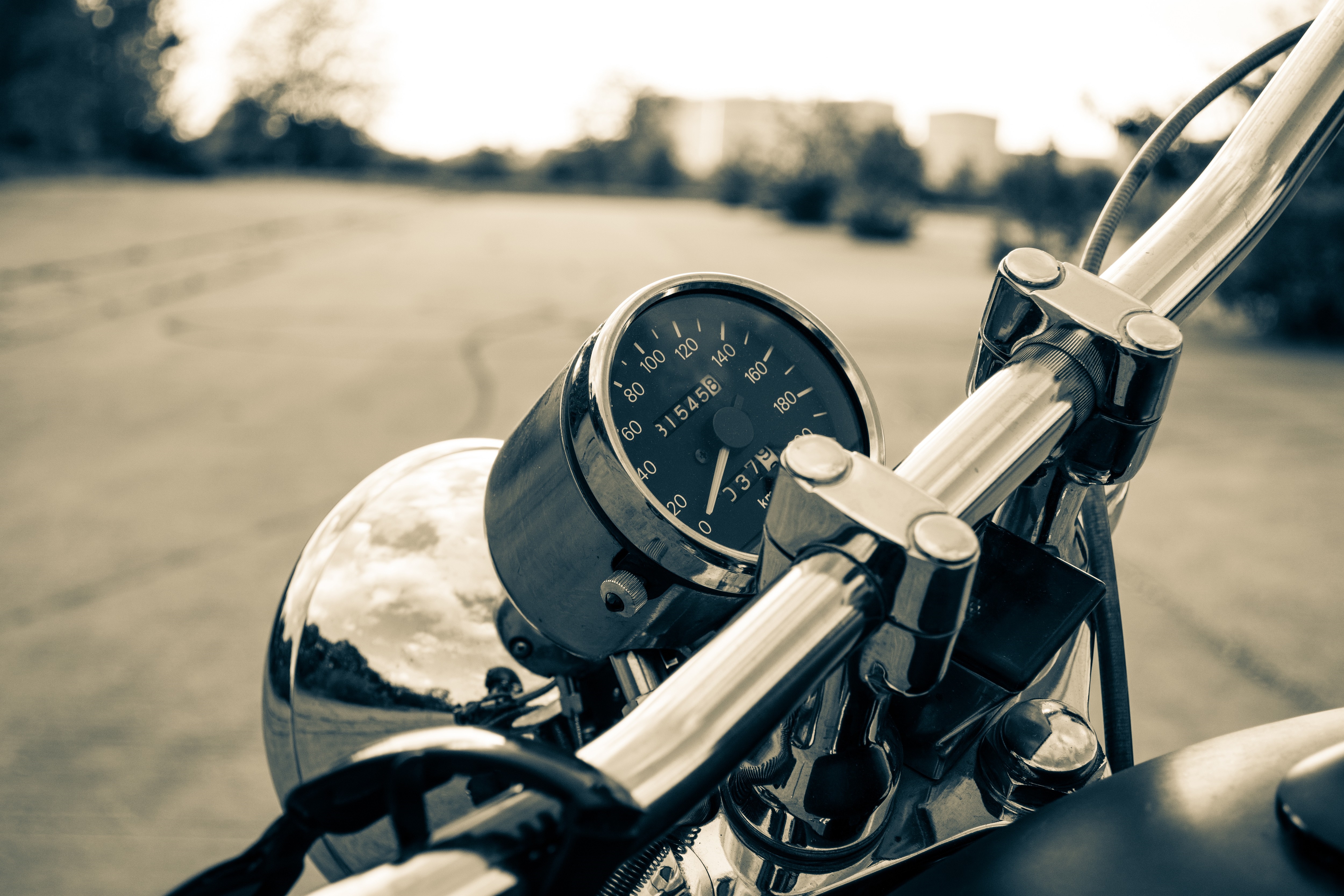 Motorcycle speedometer and handlebars HD Wallpaper