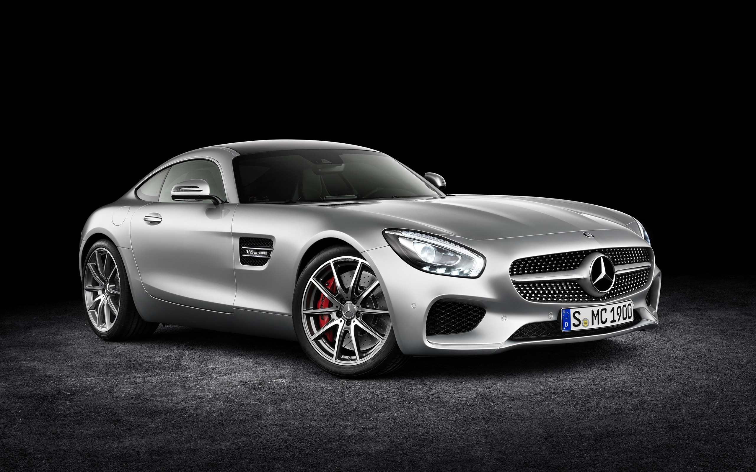 Silver Mercedes-AMG GT sports car on a dark background HD Wallpaper