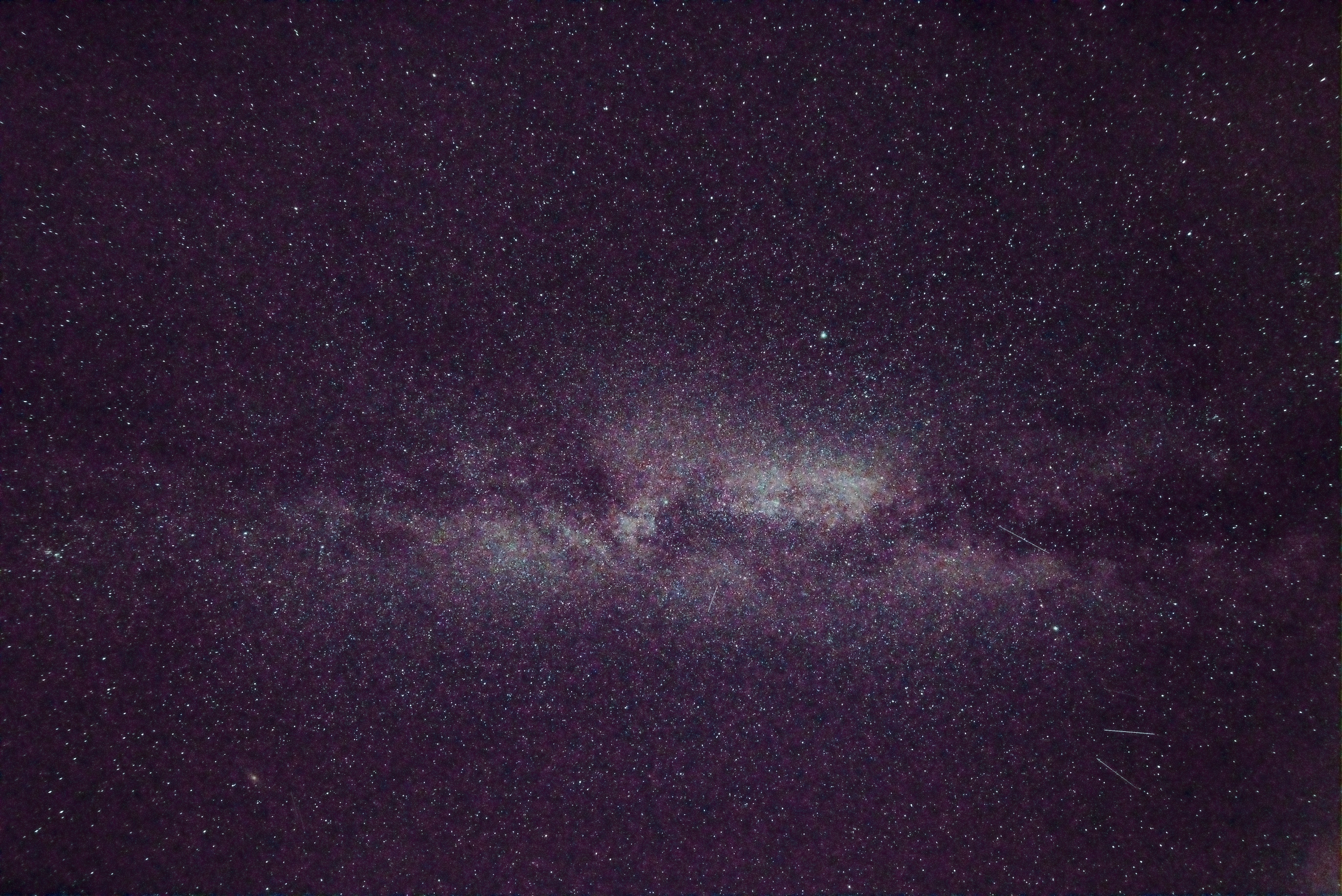 The Milky Way galaxy in the night sky HD Wallpaper
