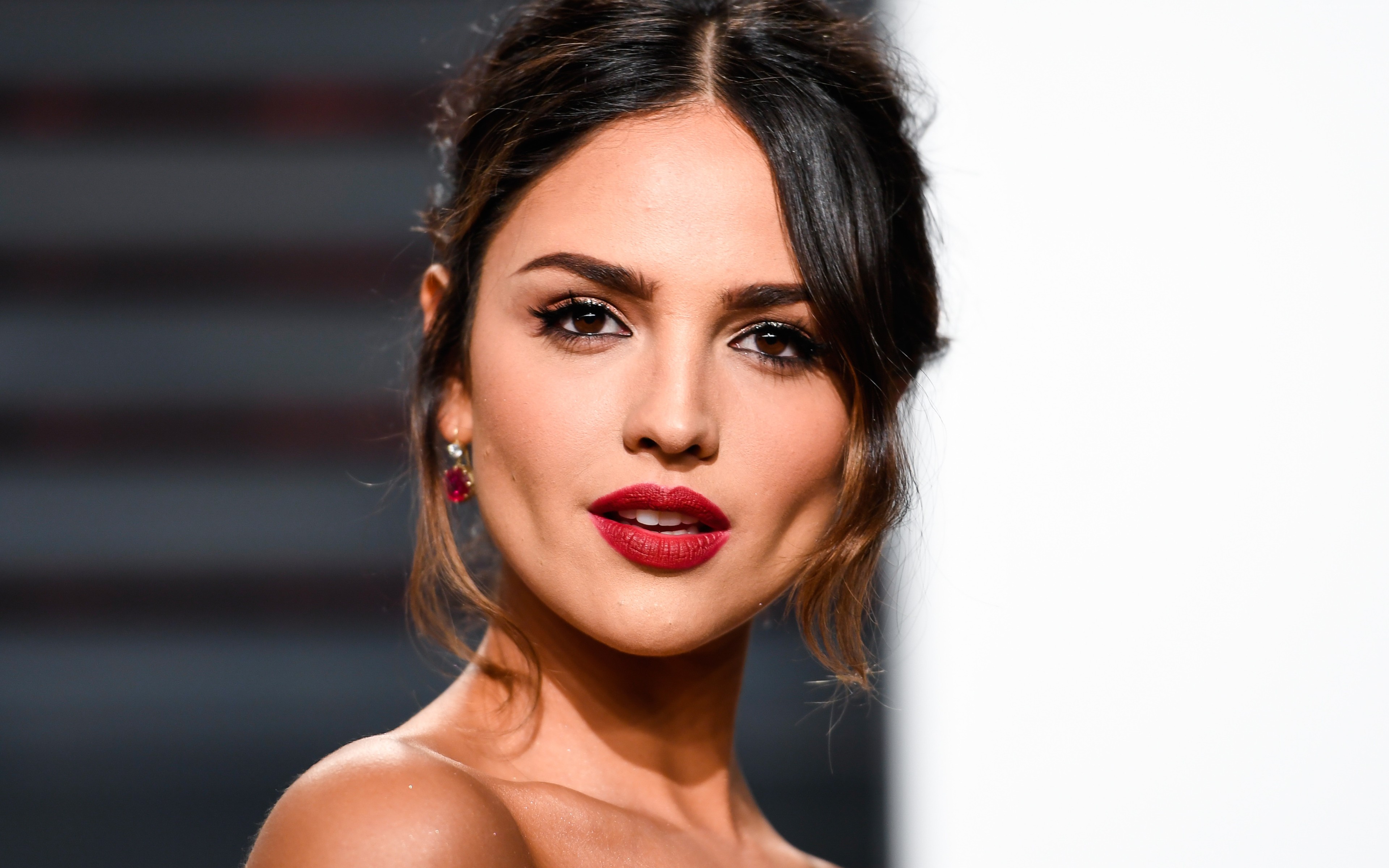 Eiza Gonzalez at the Oscars 2018 HD Wallpaper