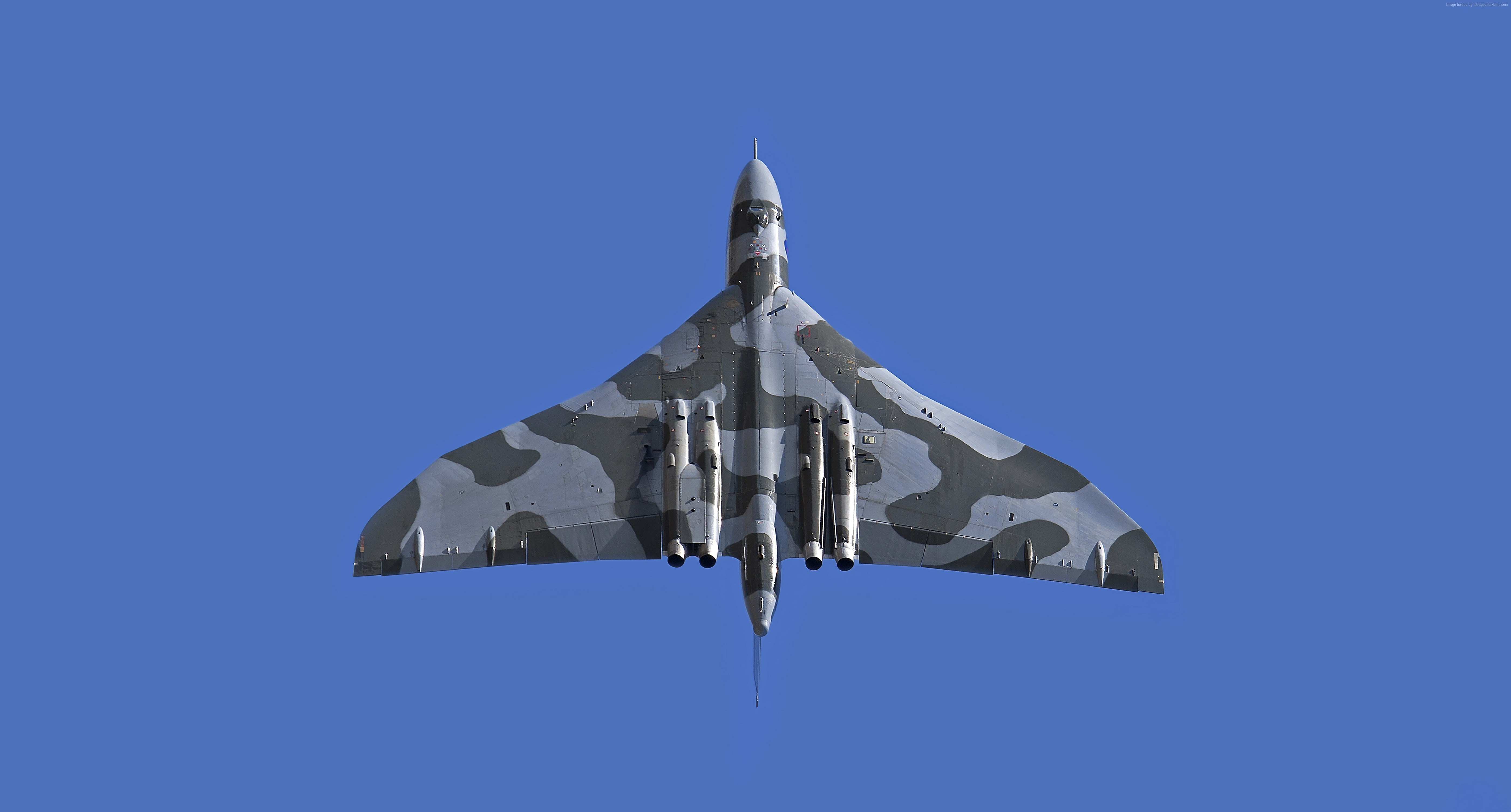 Avro Vulcan bomber in flight HD Wallpaper