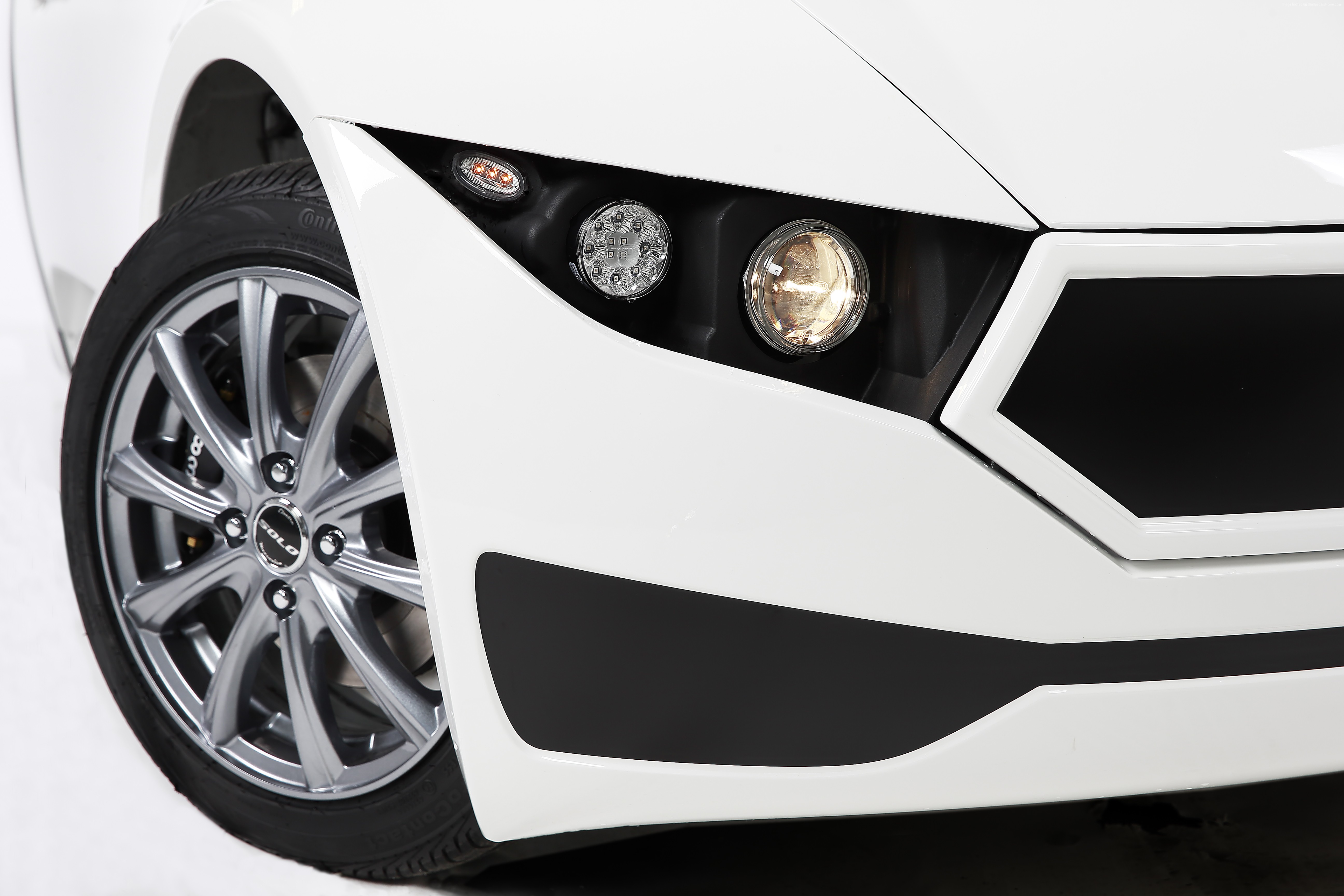 Electra Meccanica Solo electric car front detail HD Wallpaper