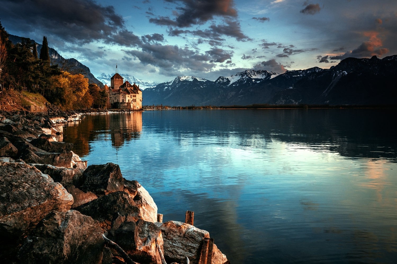 Chillon Castle on Lake Geneva with Mountains HD Wallpaper