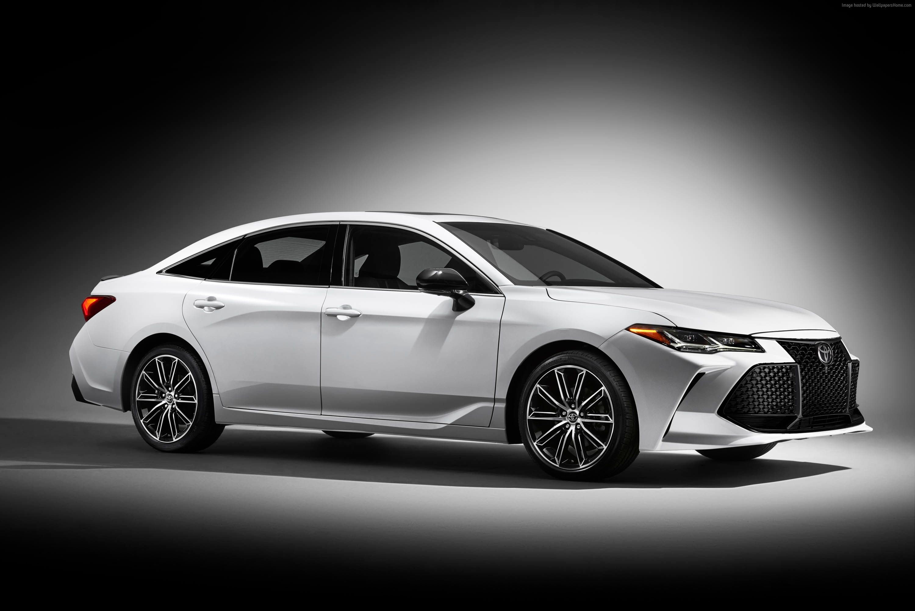 White 2018 Toyota Avalon 4K HD Wallpaper