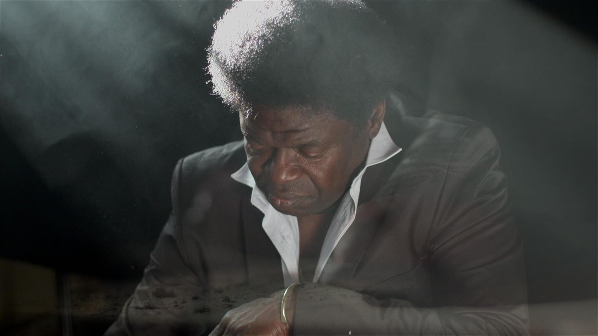 Charles Bradley with afro and suit HD Wallpaper