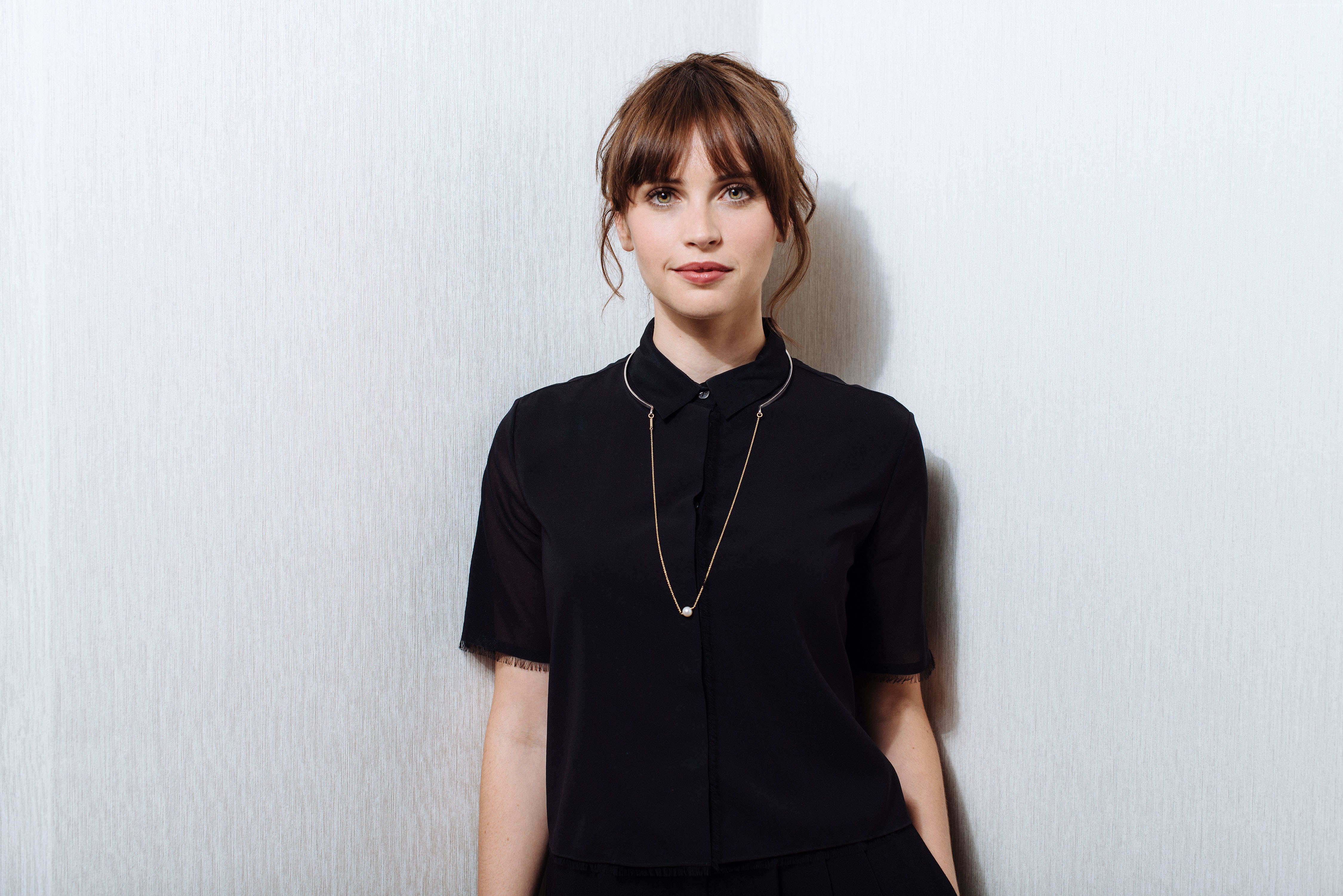Felicity Jones HD Wallpaper