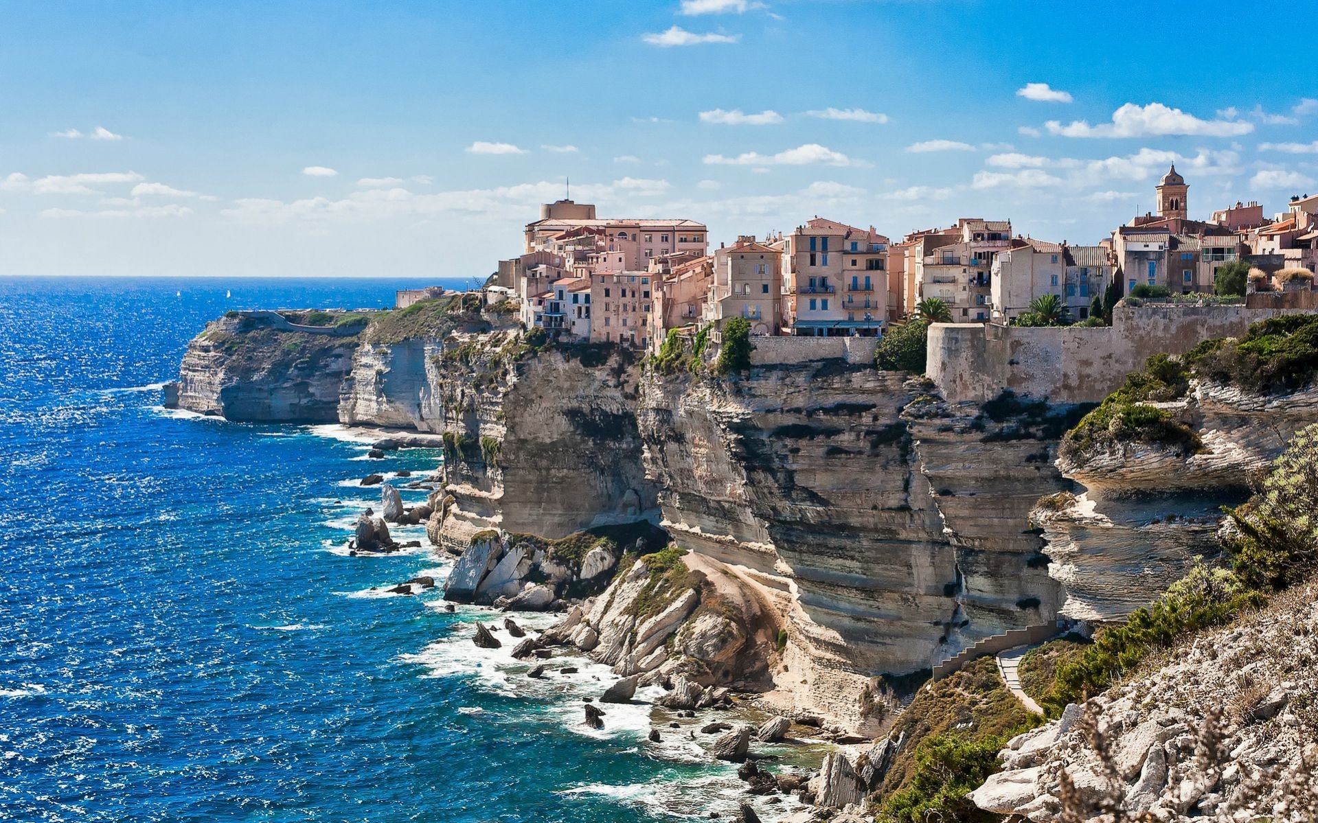 Bonifacio, Corsica: Town on Limestone Cliffs Overlooking the Sea HD Wallpaper