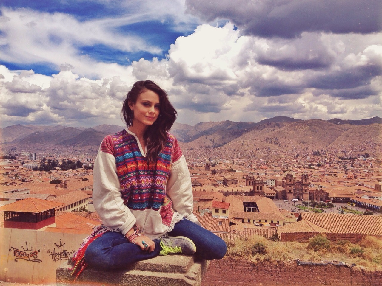 Nathalie Kelley in Cusco, Peru HD Wallpaper