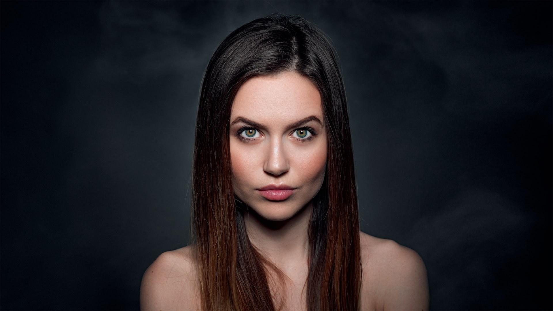 Woman with long brown hair and green eyes HD Wallpaper