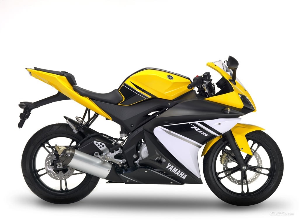 Yellow Yamaha R15 motorcycle HD Wallpaper