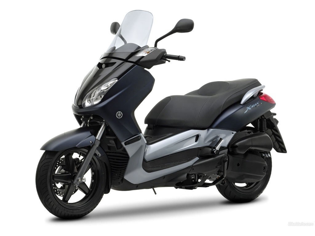 Yamaha XMAX scooter HD Wallpaper