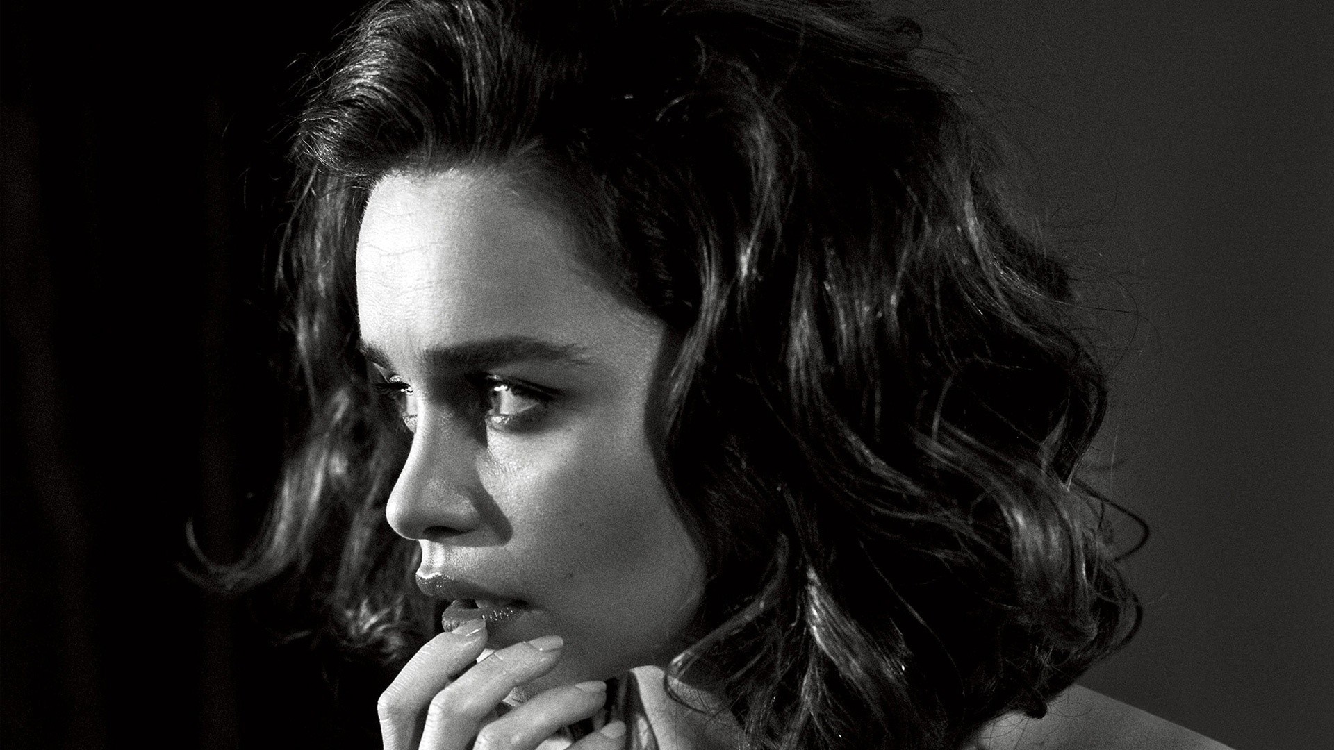 Emilia Clarke portrait in black and white HD Wallpaper