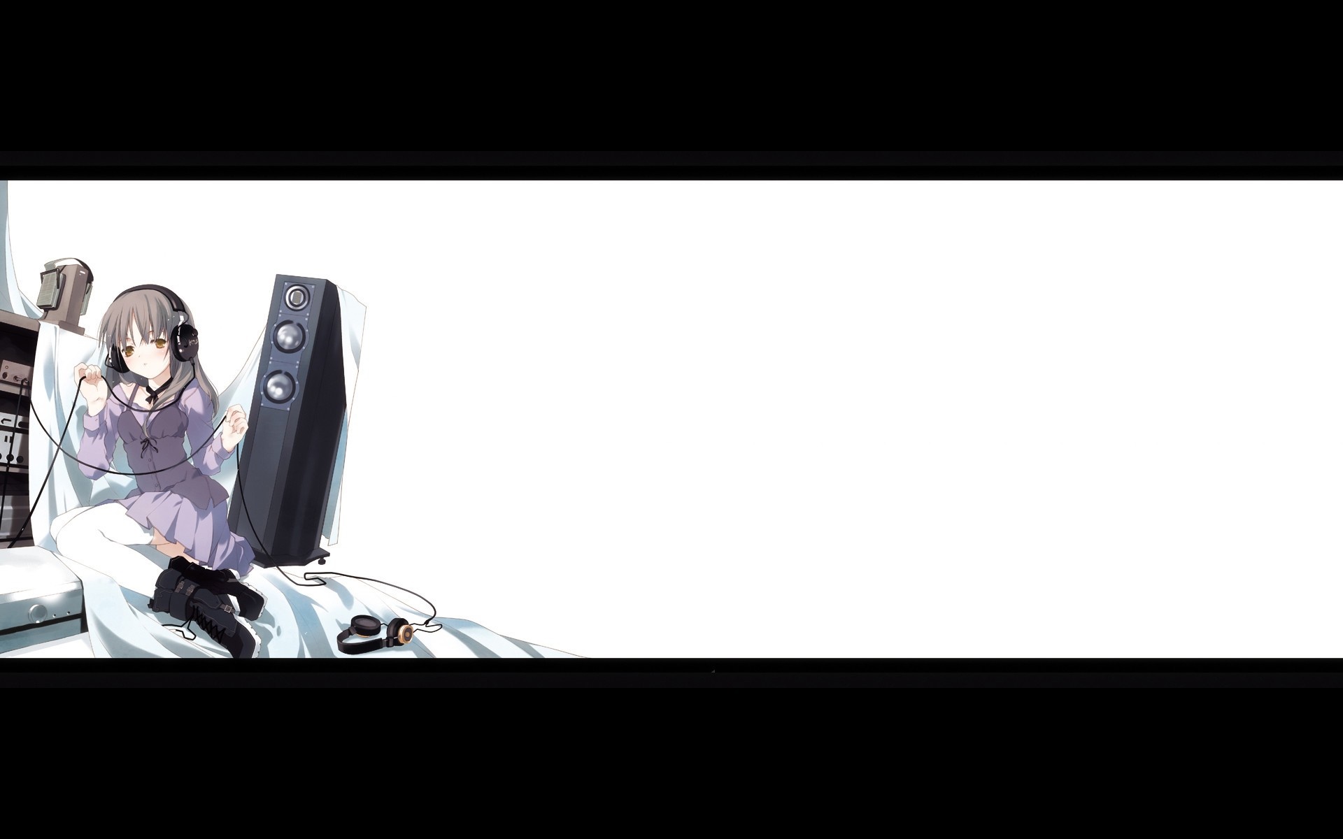 Anime girl with headphones and speaker HD Wallpaper