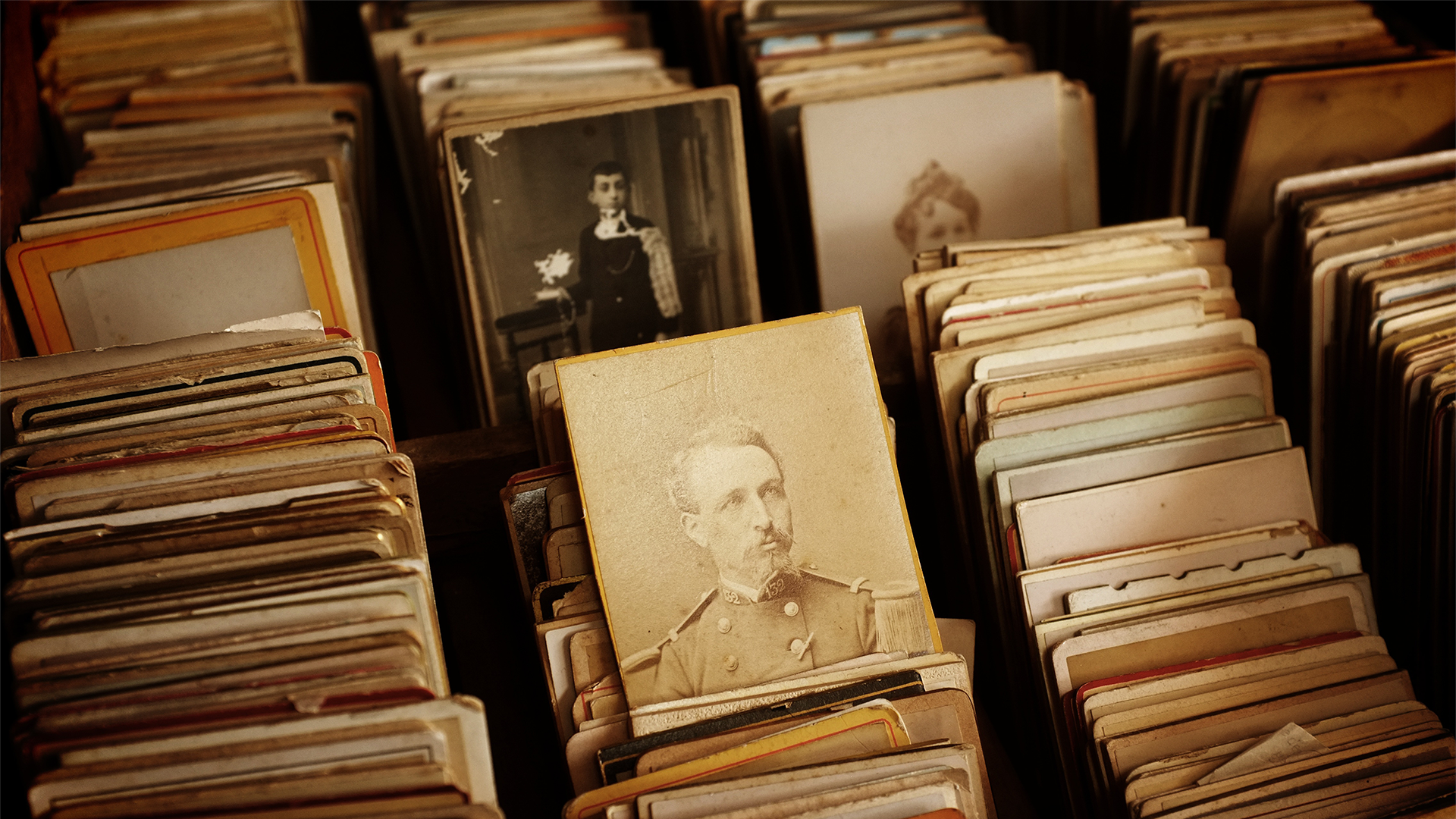 Collection of old photographs and books HD Wallpaper