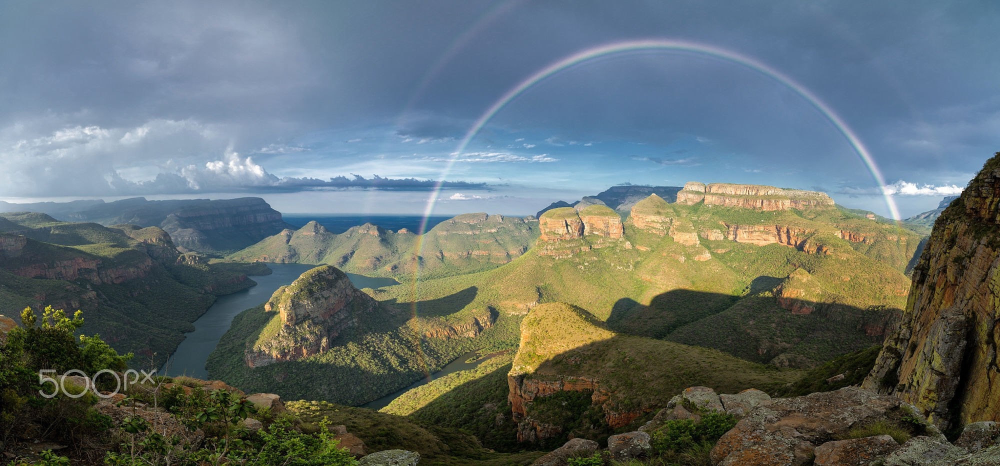 Panoramic view of Blyde River Canyon with a rainbow HD Wallpaper
